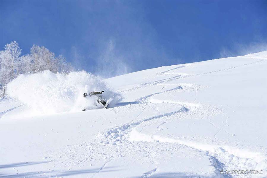 Ski resort less than an hour away from Sapporo! Hokkaido Ski holiday with Kintetsu