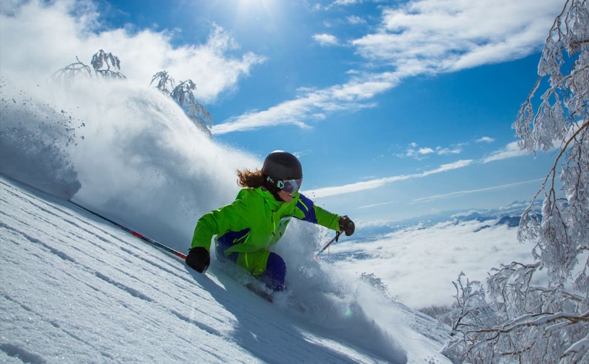 Selfguided Japan ski package, Niseko + Sapporo Kintetsu Tra
